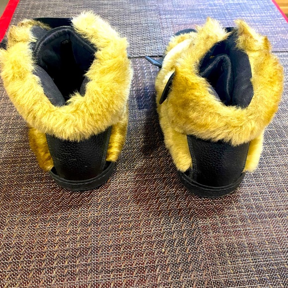 Zara man fox-red lab fur sneakers , size 11, clean and well sanitized - Picture 5 of 6